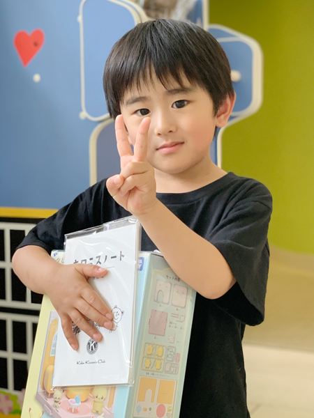 キワニスノートを兵庫県立こども病院外来へ