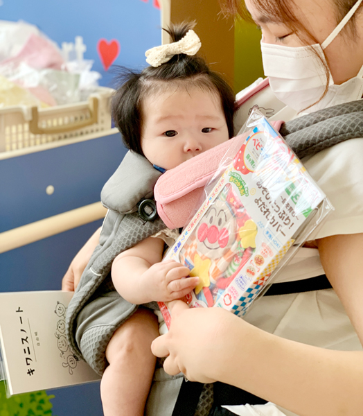 キワニスノートを兵庫県立こども病院外来へ