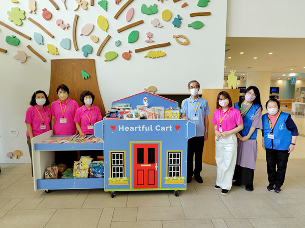 キワニスノートを兵庫県立こども病院外来へ